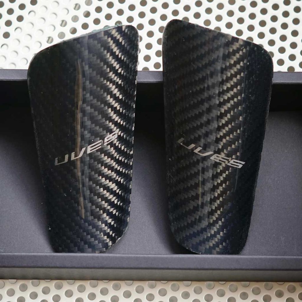 Frontal de espinilleras personalizadas Uves fabricadas con carbono de alto módulo